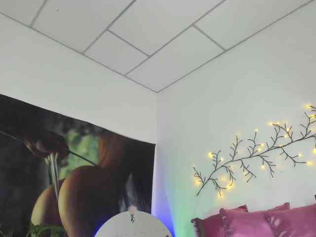 marie-naugthy webcam