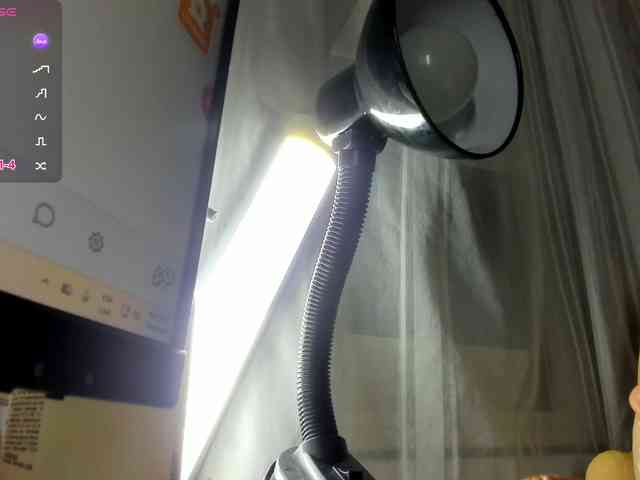 marie-naugthy webcam