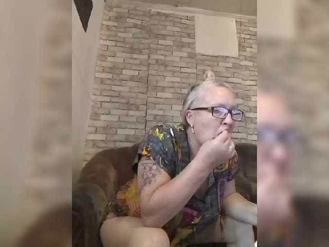 CerdAyaz live cam on BongaCams