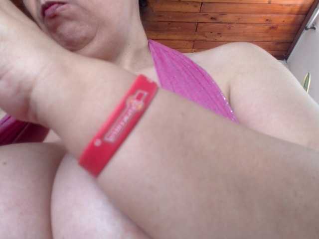 sandyxnaughty live cam on BongaCams