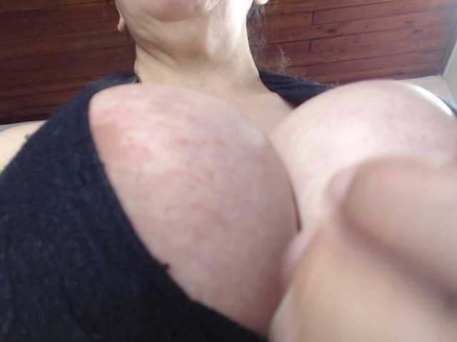 sandyxnaughty's BongaCams show and profile