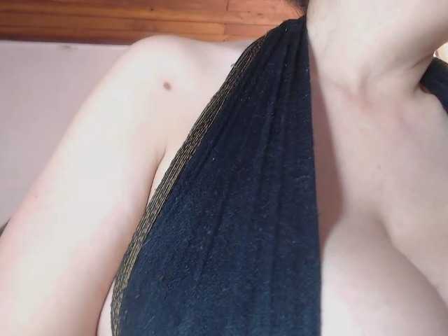 sandyxnaughty live cam on BongaCams