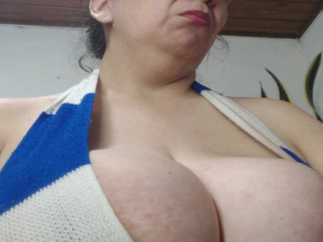 sandyxnaughty live cam on BongaCams