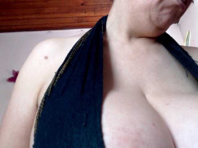 sandyxnaughty live cam on BongaCams