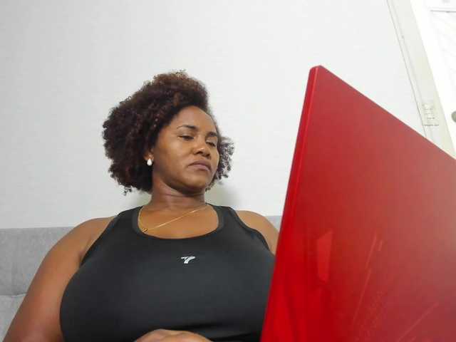 AliciaMilf's BongaCams show and profile