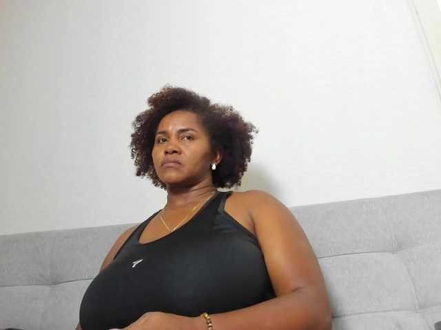 AliciaMilf's BongaCams show and profile