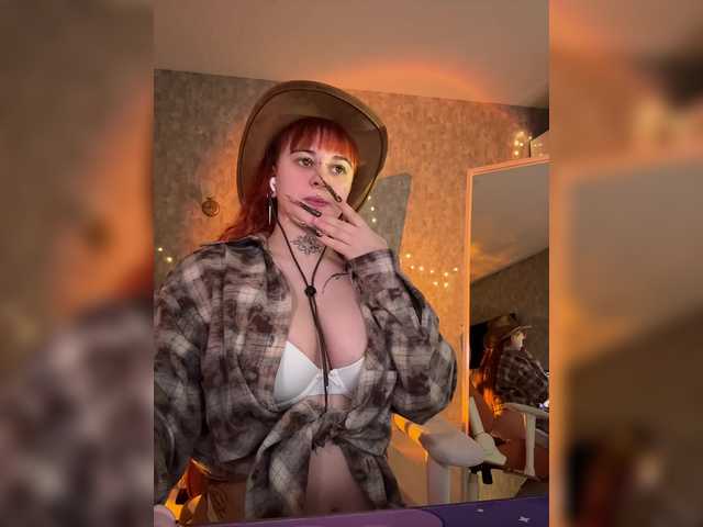 LolyMolly's BongaCams show and profile