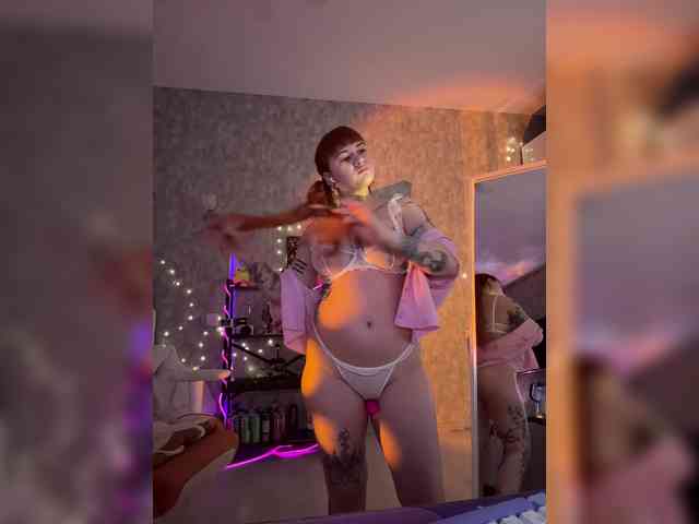 LolyMolly webcam