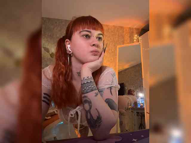 LolyMolly webcam