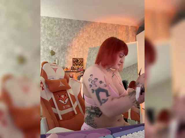 LolyMolly webcam