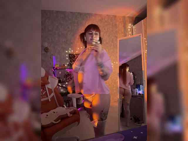 LolyMolly webcam