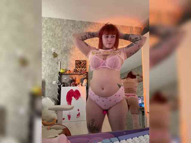 LolyMolly webcam