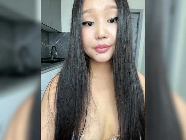 Yumikaa live cam on BongaCams