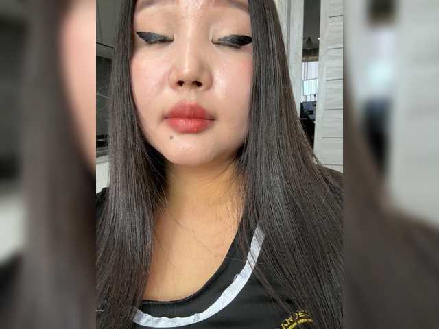 Yumikaa live cam on BongaCams