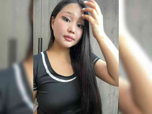 Yumikaa webcam
