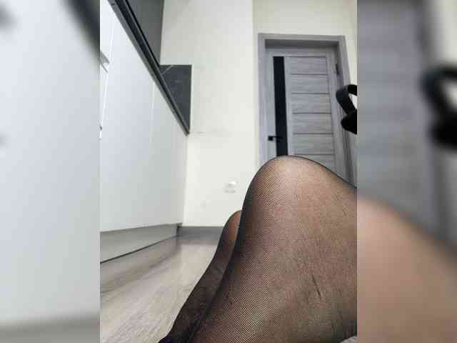 โมเดลนี้กำลังถ่ายทอดสดอยู่. Yumikaa