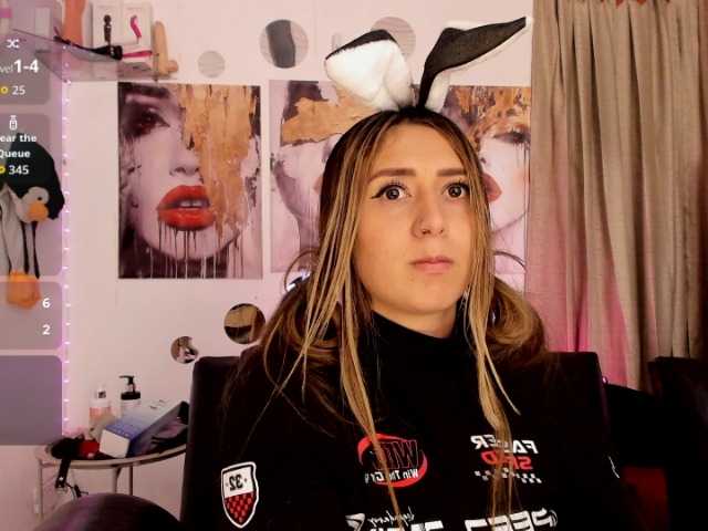 Natasha-Wilde, en directo ahora en BongaCams