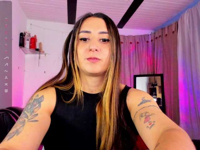 Natasha-Wilde live cam on BongaCams