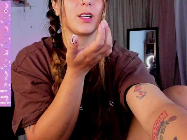 Natasha-Wilde live cam on BongaCams