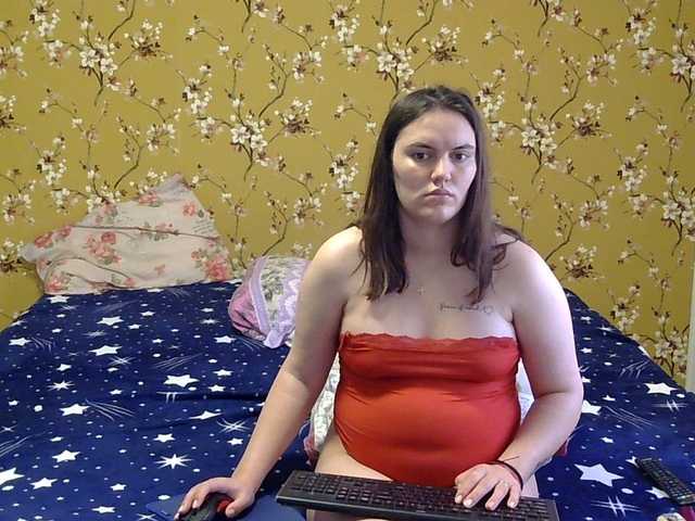 Karlabby, 27 y/o - Live Cam on BongaCams