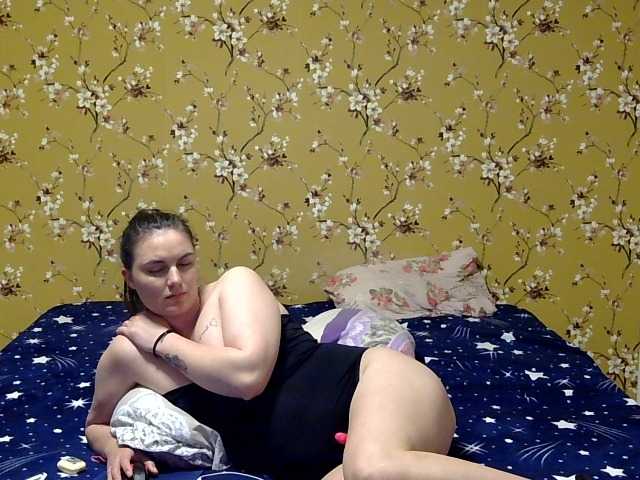 Karlabby's BongaCams show and profile