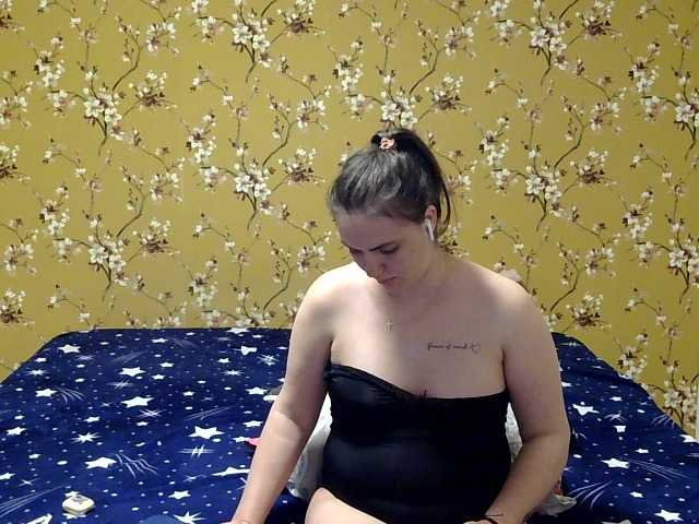 Karlabby's BongaCams show and profile