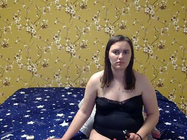 Karlabby's BongaCams show and profile