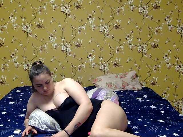 Karlabby's BongaCams show and profile