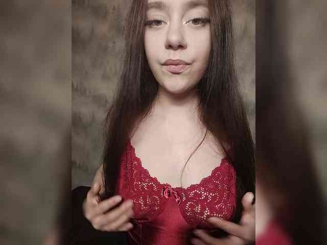 MilkaVay1 webcam