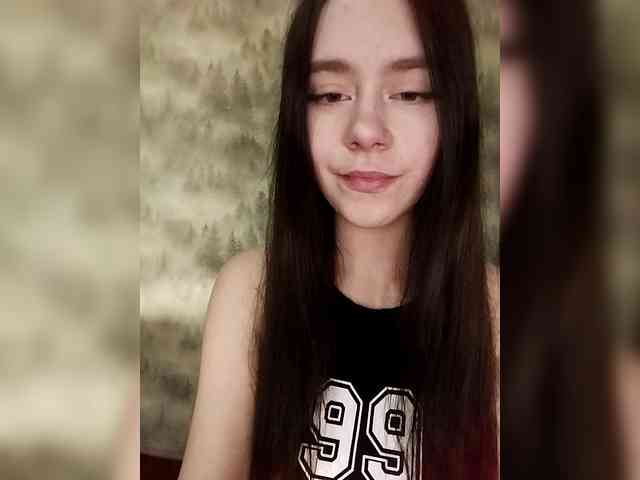 MilkaVay1 webcam