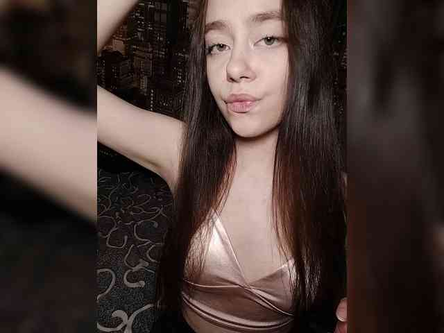 MilkaVay1 webcam