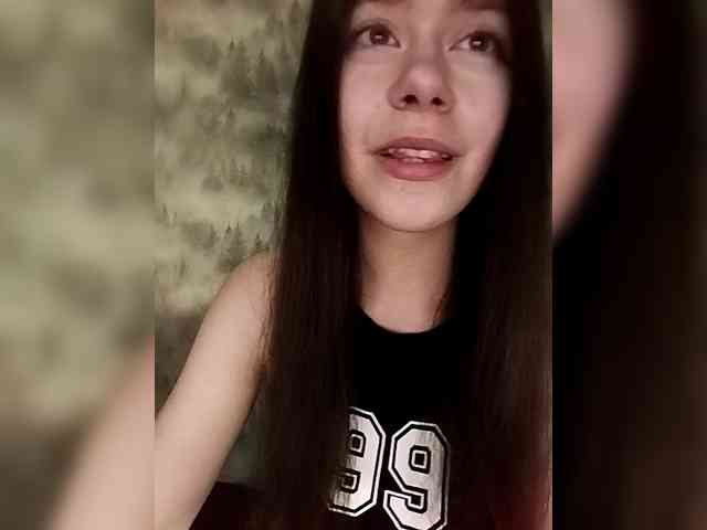MilkaVay1 webcam