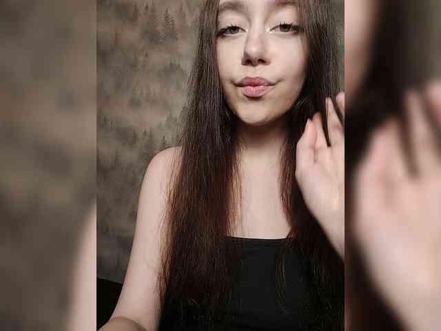 MilkaVay1 webcam