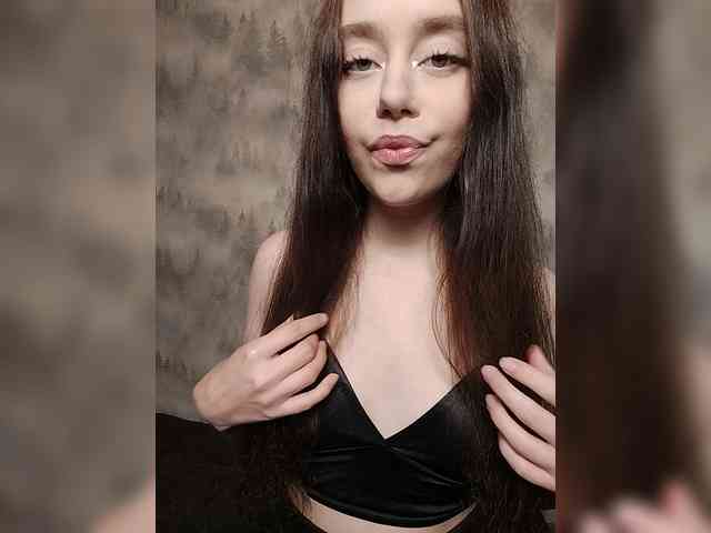 MilkaVay1 webcam