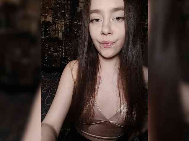 MilkaVay1 webcam