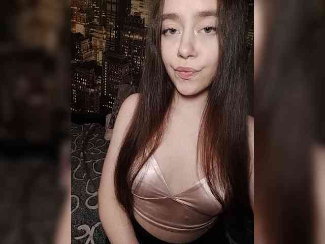 MilkaVay1 webcam