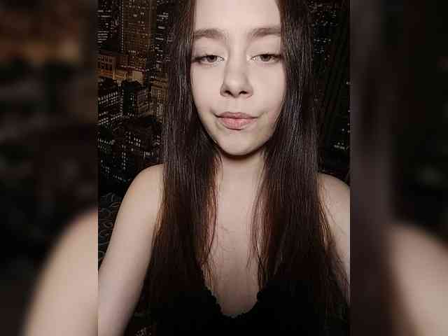 MilkaVay1 webcam
