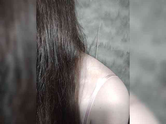 MilkaVay1 webcam