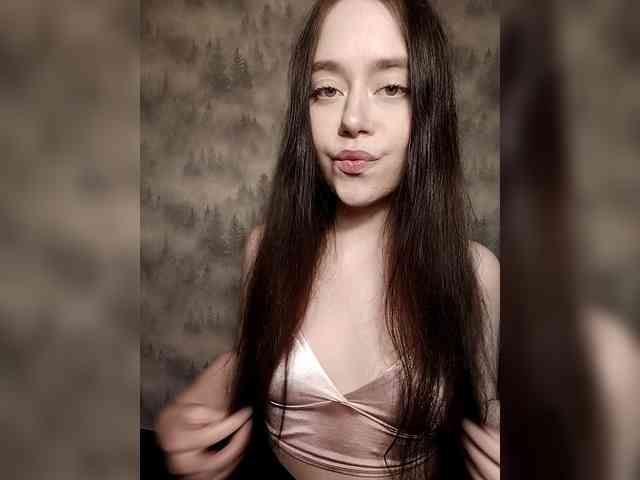 MilkaVay1 webcam