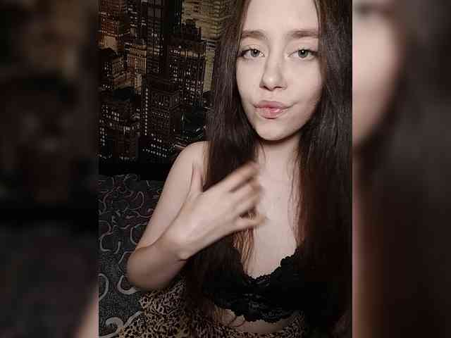 MilkaVay1 webcam