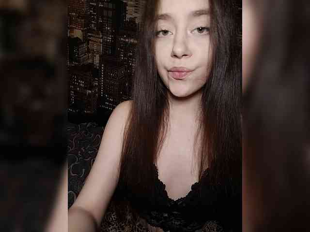 MilkaVay1 webcam