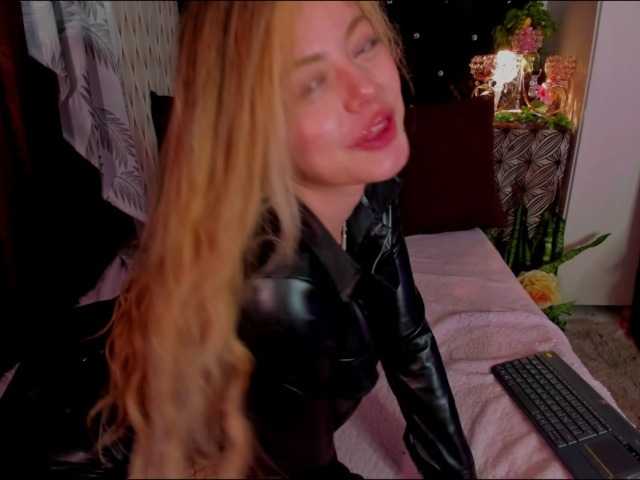 SophiieDee live cam on BongaCams