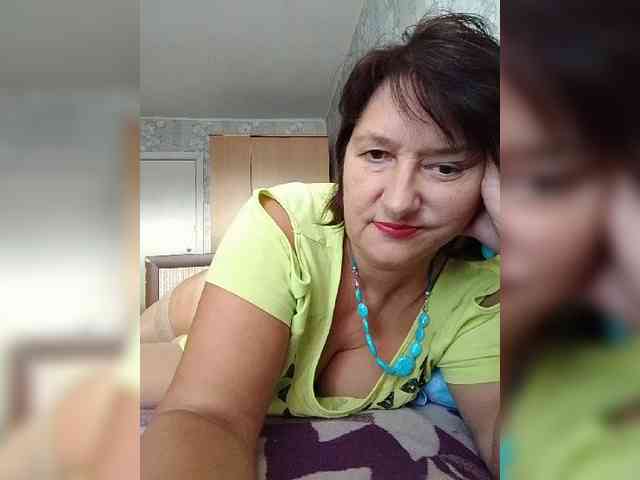 Moniikasweet's cam show statistics and live stream