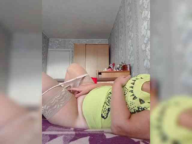 MoniikaSweet webcam