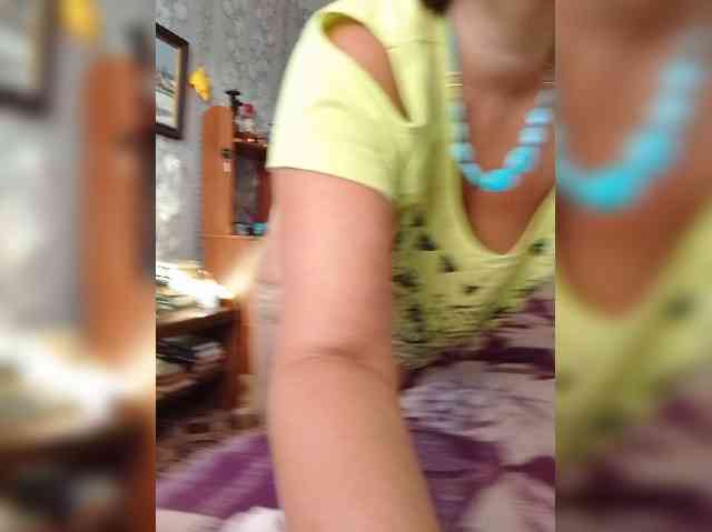 MoniikaSweet webcam