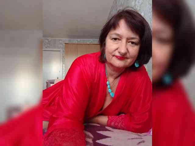 free strip chat MoniikaSweet