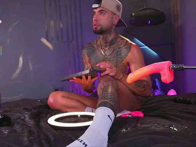 samueltattoo Live Webcam on BongaCams