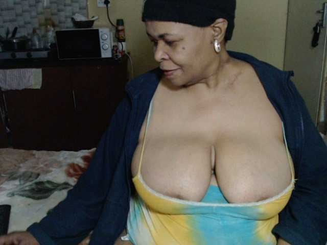 Mydreamgirrl's BongaCams show and profile