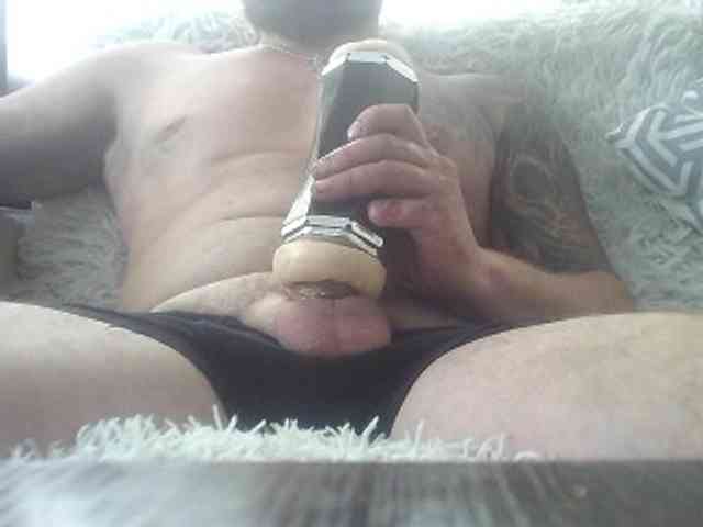 Aleksey11111 Live Webcam on BongaCams
