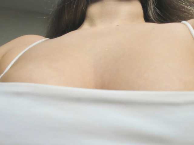 Mia-Callme, live now on BongaCams
